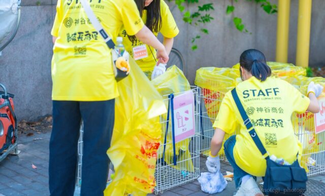 イベントの裏の主役、様々なスタッフさんとボランティアスタッフさんに支えられてイベントは成り立つのは全世界共通ですね😊

#手羽先サミット　#名古屋　#手羽先
#イベント撮影　#ILCE1　#fx6  #sony  #α7sⅲ  #α1
#写真　#カメラマン